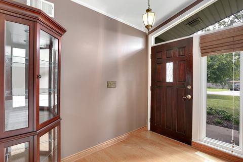 1112 Forest Dr, Elgin, IL 60123 photo 3