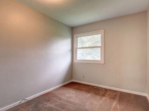 702 E Perimeter Rd, Rantoul, IL 61866 photo 12