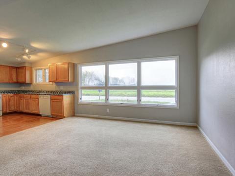 702 E Perimeter Rd, Rantoul, IL 61866 photo 5