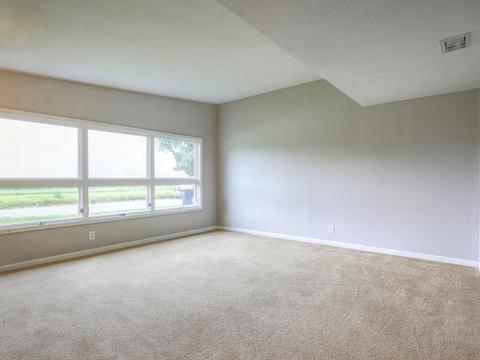702 E Perimeter Rd, Rantoul, IL 61866 photo 6