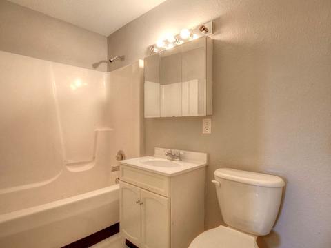 702 E Perimeter Rd, Rantoul, IL 61866 photo 18