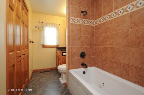 1306 N Fairview Ln, Mchenry, IL 60050 photo 9