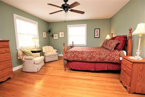 926 Douglas Ave, Elgin, IL 60120 photo 14