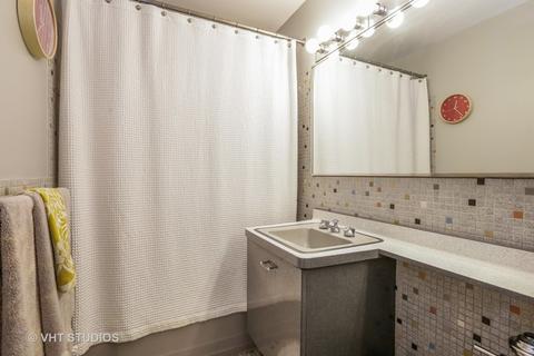 30 Elm St #16C, Chicago, IL 60611 photo 8