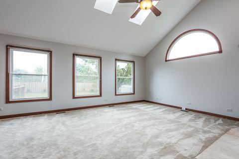 215 Farmhill Dr, Algonquin, IL 60102 photo 9