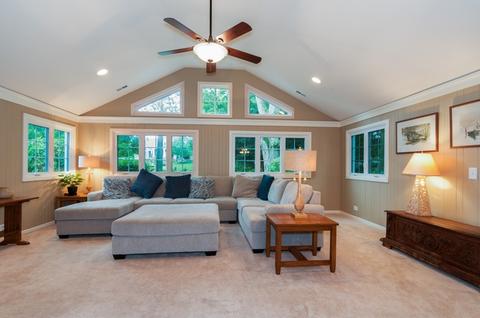 1033 Golf Ln, Wheaton, IL 60189 photo 9