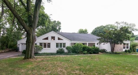 1033 Golf Ln, Wheaton, IL 60189 photo 1