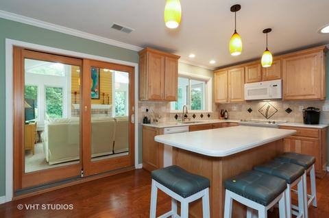 1033 Golf Ln, Wheaton, IL 60189 photo 5