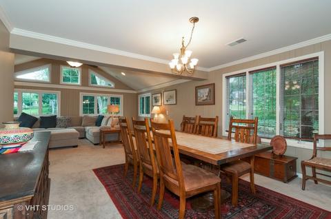 1033 Golf Ln, Wheaton, IL 60189 photo 8