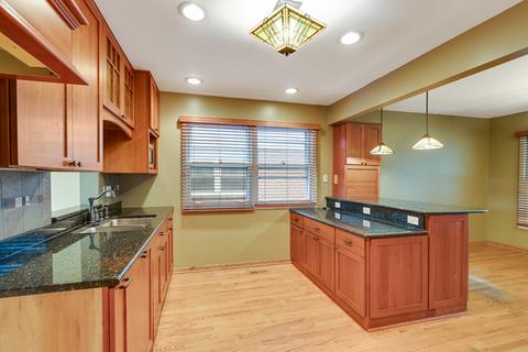 267 Bennett Ln, Des Plaines, IL 60016 photo 10