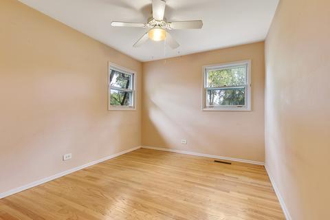 267 Bennett Ln, Des Plaines, IL 60016 photo 22