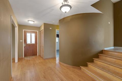 267 Bennett Ln, Des Plaines, IL 60016 photo 4