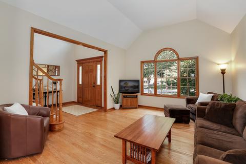 130 N Beverly St, Wheaton, IL 60187 photo 4