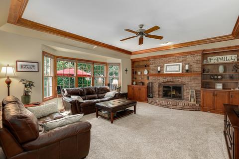 130 N Beverly St, Wheaton, IL 60187 photo 9