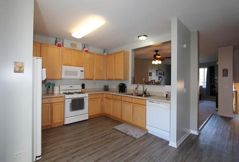 1909 Concord Dr, Mchenry, IL 60050 photo 3