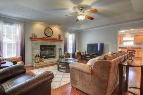 805 E Jackson St, Tolono, IL 61880 photo 6