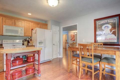 805 E Jackson St, Tolono, IL 61880 photo 4