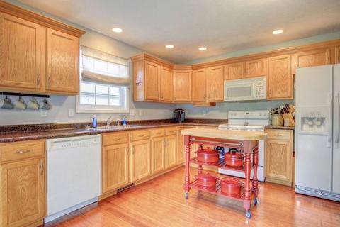 805 E Jackson St, Tolono, IL 61880 photo 2