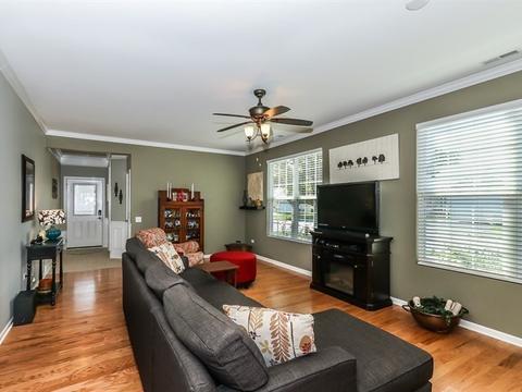 868 Voyage Way, Elgin, IL 60124 photo 4