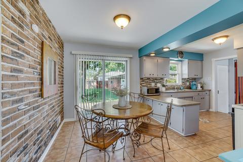 8426 Rutherford Ave, Burbank, IL 60459 photo 5