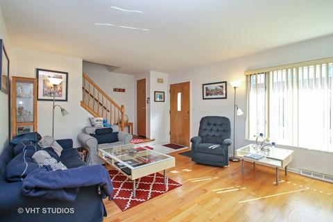 614 E Shabonee Trl, Mount Prospect, IL 60056 photo 2