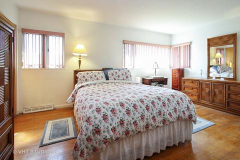 614 E Shabonee Trl, Mount Prospect, IL 60056 photo 7