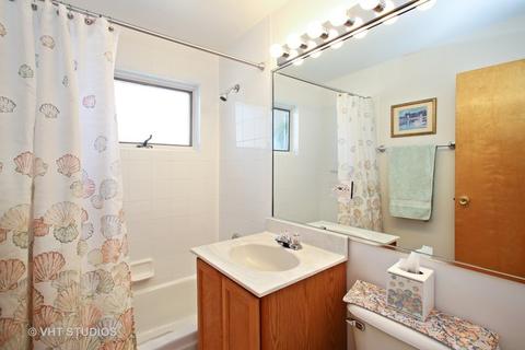 614 E Shabonee Trl, Mount Prospect, IL 60056 photo 9