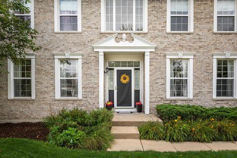 207 Atwell St, Elgin, IL 60124 photo 4