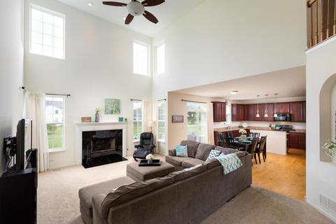 207 Atwell St, Elgin, IL 60124 photo 9