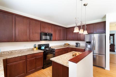 207 Atwell St, Elgin, IL 60124 photo 5