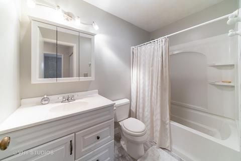 989 Confederation Dr, Bartlett, IL 60103 photo 17