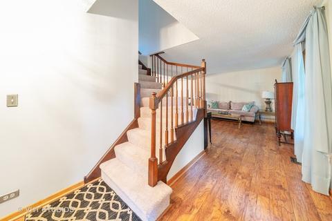 989 Confederation Dr, Bartlett, IL 60103 photo 10
