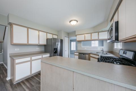 2541 Smithfield Ln, Aurora, IL 60504 photo 7