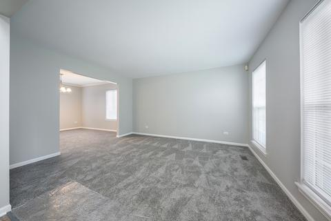 2541 Smithfield Ln, Aurora, IL 60504 photo 3