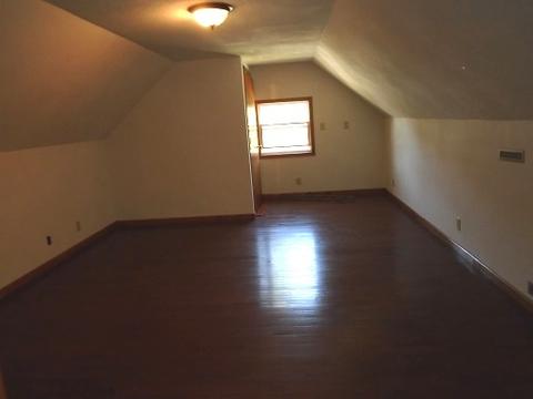 325 Maple St, Oglesby, IL 61348 photo 9