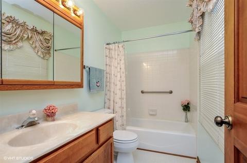 206 Katie Ln, Mchenry, IL 60050 photo 11