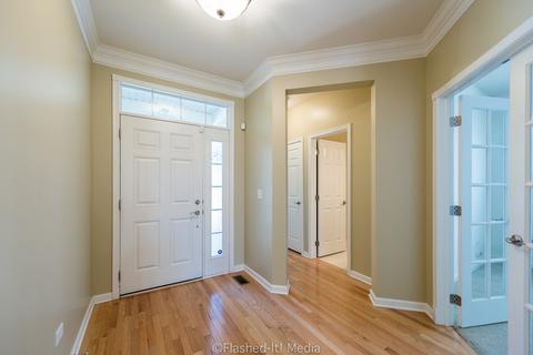 3883 Kingsmill Dr, Elgin, IL 60124 photo 3