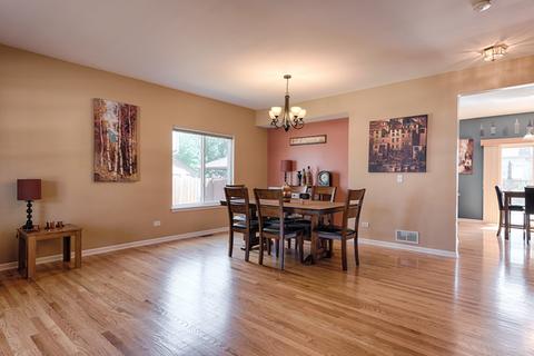 6218 Brunswick Dr, Plainfield, IL 60586 photo 2