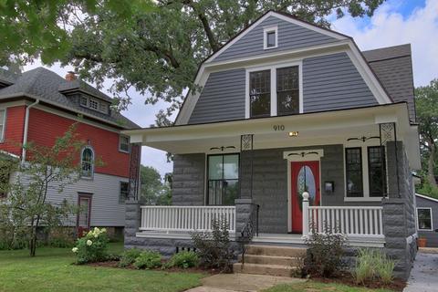 910 N Spring St, Elgin, IL 60120 photo 1