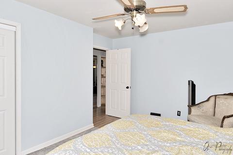 1408 Hickory St, Holiday Hills, IL 60051 photo 11