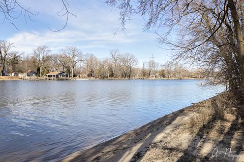 1408 Hickory St, Holiday Hills, IL 60051 photo 3
