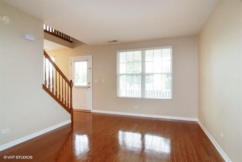 908 Serendipity Dr, Aurora, IL 60504 photo 2
