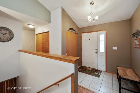 809 Rose Ln, Harvard, IL 60033 photo 2