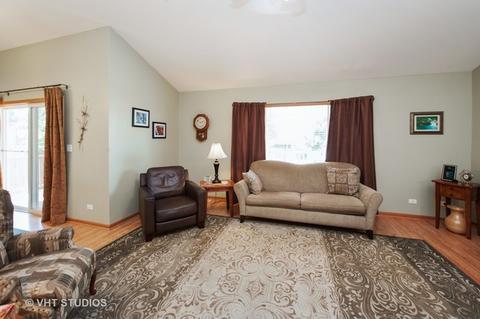 809 Rose Ln, Harvard, IL 60033 photo 3