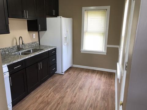 404 Sheldon Ave, Aurora, IL 60506 photo 2