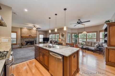 39 W221 E Mallory Dr, Geneva, IL 60134 photo 4
