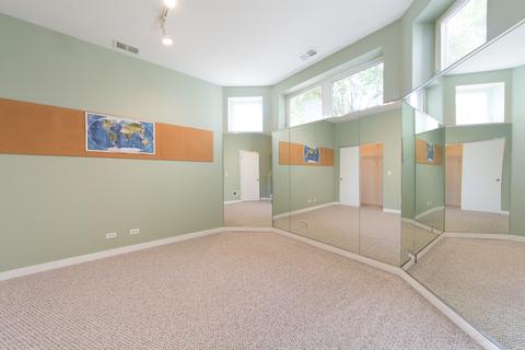 846 E 45th St, Chicago, IL 60653 photo 32