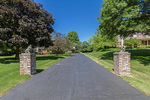 11 N156 Williamsburg Dr, Elgin, IL 60124 photo 2
