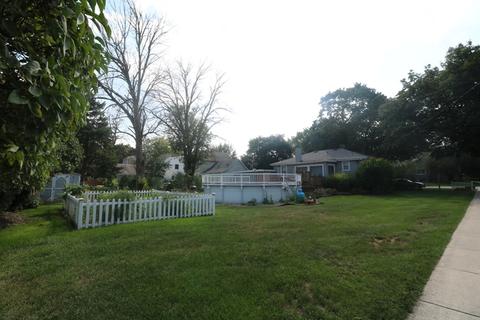 401 S Third St, Peotone, IL 60468 photo 3