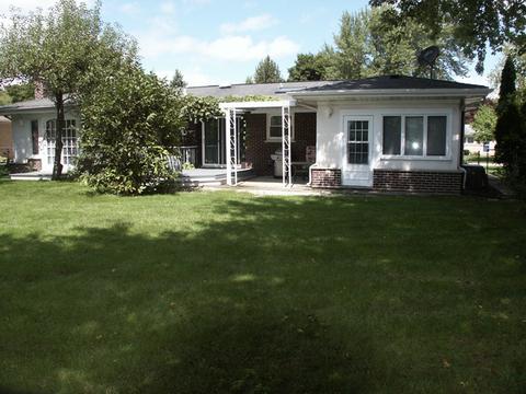 1709 W Rusty Dr, Mount Prospect, IL 60056 photo 2